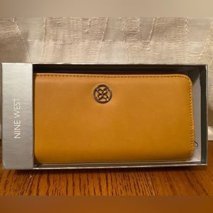 NWT Nine West Wallet